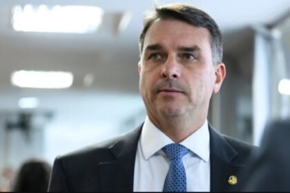 SUS nota 10: Flávio Bolsonaro prepara 'Plano Real da Saúde' para programa de governo