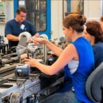 Brasileiros trabalham menos que a média mundial — e isso pode custar caro ao país