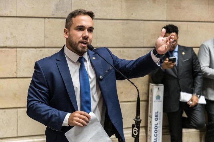 Lei Orelha: projeto prevê multa até quatro vezes maior para quem agredir ou abandonar animais no Rio