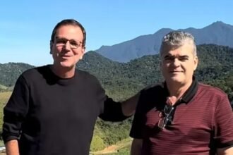 O prefeito do Rio, Eduardo Paes (PSD), e o ex-prefeito de Caxias, Washington Reis (MDB)