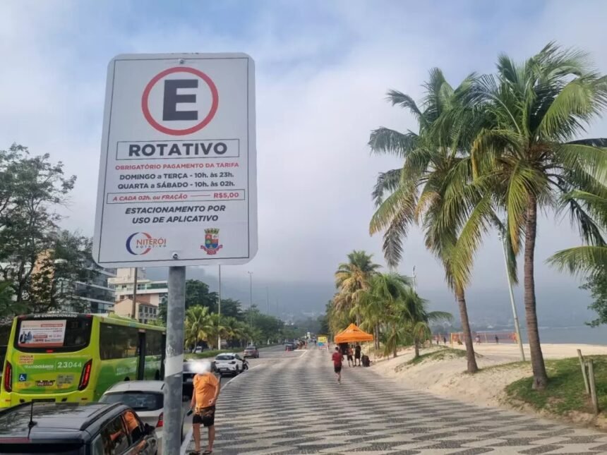 Rodrigo Neves beneficia Niterói Rotativo e veta isenção de estacionamento para moradores