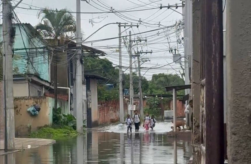 Deputado mobiliza Estado contra enchentes em Duque de Caxias
