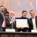 Luiz Martins recebe Medalha Tiradentes e título benemérito na Alerj