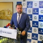 Claudio Castro (PL), em coletiva de imprensa para anunciar sua renúncia. Foto: Cadu Barbosa