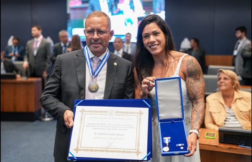 Medalha Tiradentes marca sessão histórica na Alerj