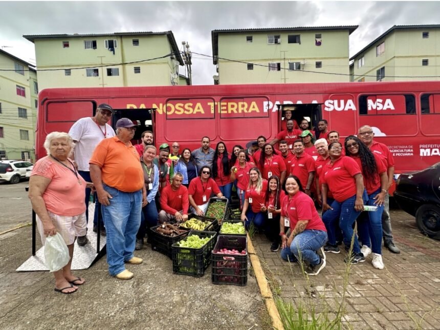 Prefeitura de Maricá leva ônibus itinerante com hortaliças frescas às comunidades
