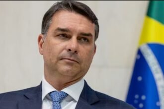 Flávio Bolsonaro já ouviu 14 economistas para resgatar país do buraco fiscal