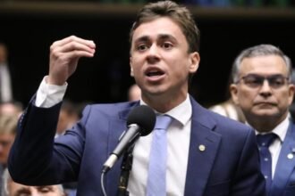 'Quem paga é o consumidor': Nikolas ironiza taxa do delivery proposta por Boulos