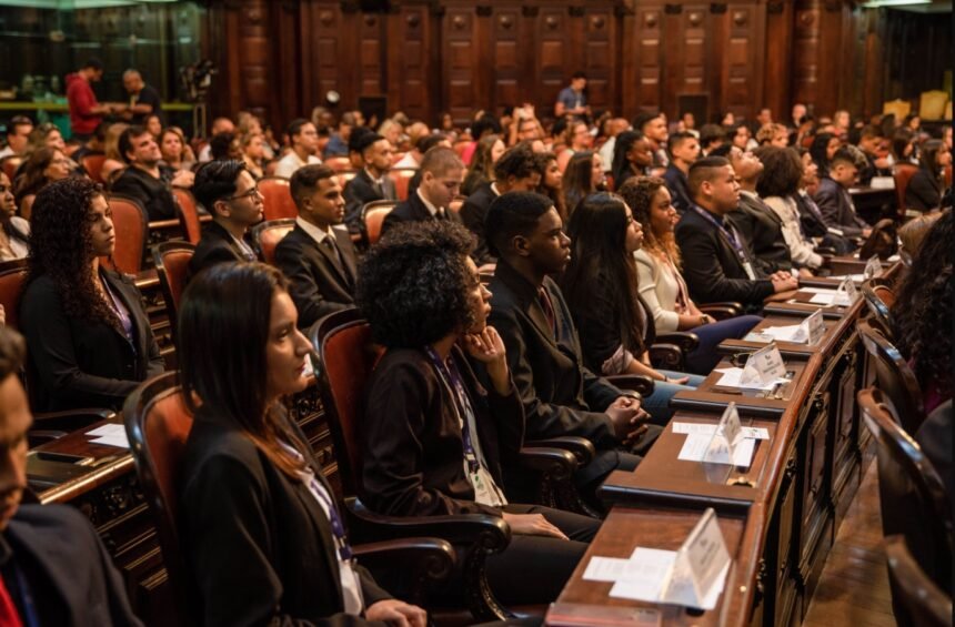 Parlamento Juvenil da Alerj quebra recorde e destaca protagonismo feminino