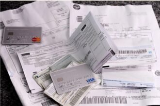 Economia estagnada, custo de vida em alta e juros recordes levam famílias brasileiras ao maior endividamento da história