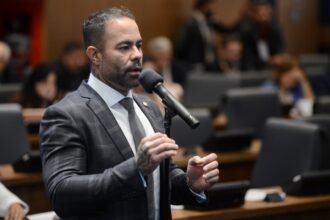 Deputado Poubel anuncia ofensiva contra ferros-velhos que vendem peças de veículos roubados