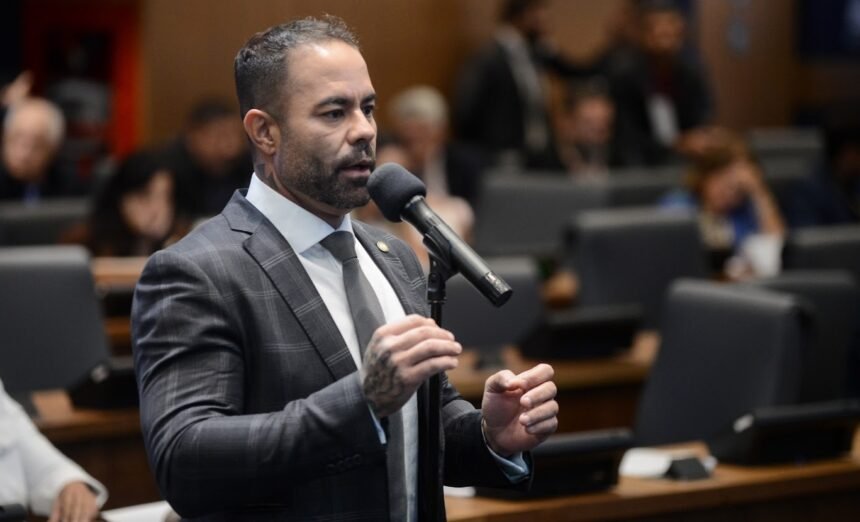 Deputado Poubel anuncia ofensiva contra ferros-velhos que vendem peças de veículos roubados