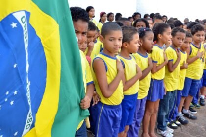 Hino Nacional volta a ser obrigatório nas escolas de SP