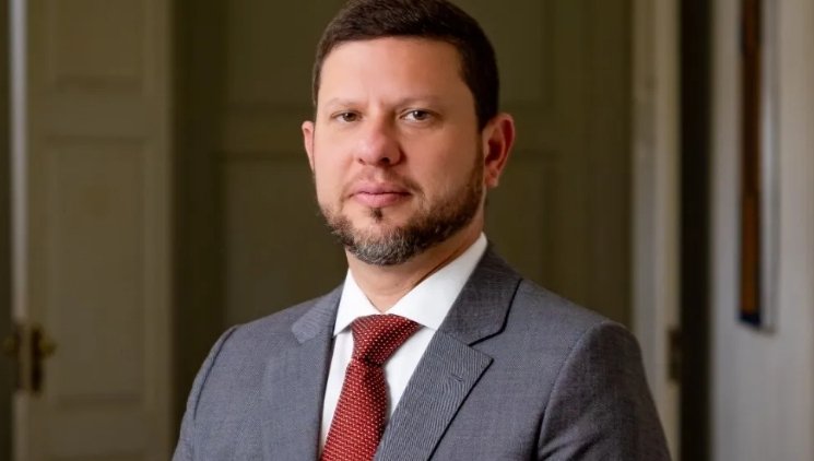 Nicola Miccione: o nome que ganha força na sucessão de Castro