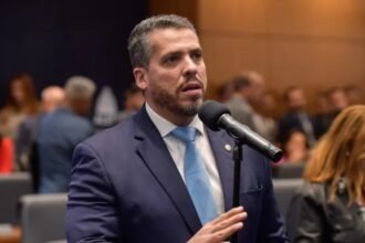 'Aborto não é método contraceptivo', dispara Rodrigo Amorim em sessão da Alerj