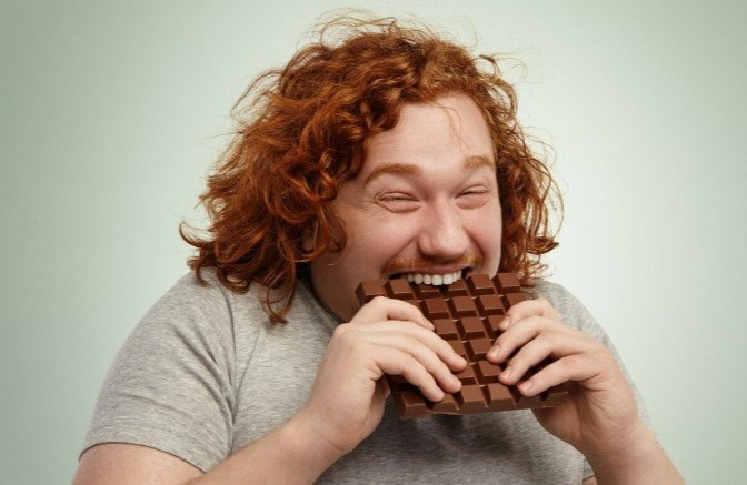 Páscoa amarga: brasileiro segue comendo 'sabor chocolate' enquanto Senado debate cacau