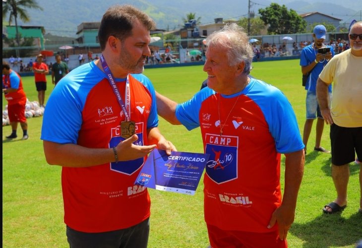 Fim de semana de futebol e emoção em Mangaratiba: Zico brilha no Camp Zico 10