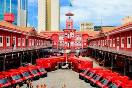 Castro reforça frota do Corpo de Bombeiros no RJ