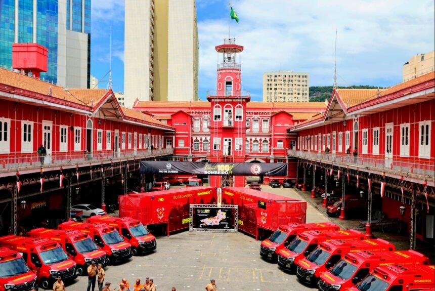 Castro reforça frota do Corpo de Bombeiros no RJ