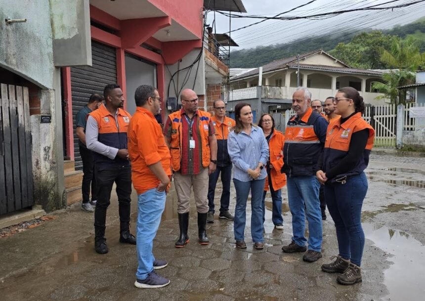 Deputada intensifica visitas a municípios atingidos pelas chuvas no RJ 