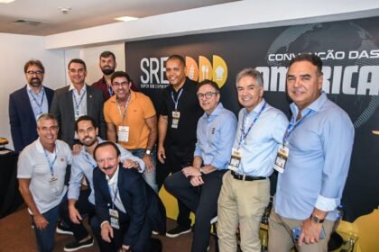 Flávio Bolsonaro destaca importância do setor de supermercados em evento no Rio