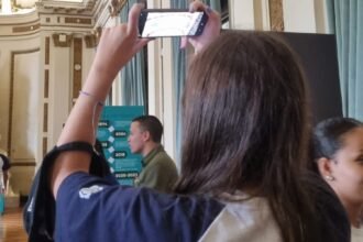 Estudantes assumem papel de deputados e voltam ao Palácio Tiradentes