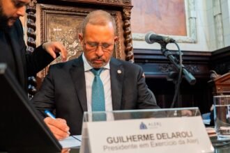 Presidente da Alerj propõe policiais extras para patrulhar vagões femininos