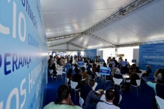 Câmara na rua: vereadores saem dos gabinetes para ouvir o povo na Cinelândia