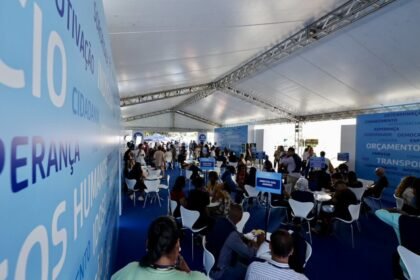 Câmara na rua: vereadores saem dos gabinetes para ouvir o povo na Cinelândia