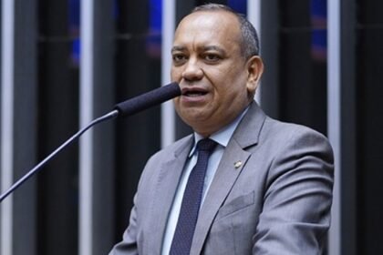 Max Lemos deixa PDT e se filia ao União Brasil às vésperas do prazo final