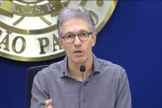 Zema sinaliza apoio a Flávio e fala em união contra a esquerda