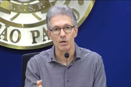 Zema sinaliza apoio a Flávio e fala em união contra a esquerda