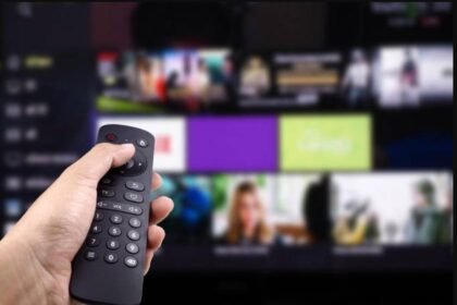 Assinante livre de anúncios: projeto de lei mira plataformas digitais