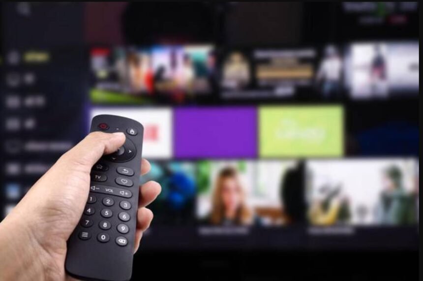 Assinante livre de anúncios: projeto de lei mira plataformas digitais