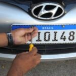 Prepare o bolso: motorista pode ter que pagar por mais uma troca de placas