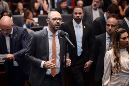 Deputados da Alerj acusam oposição de recorrer à interferência e falam em risco à democracia
