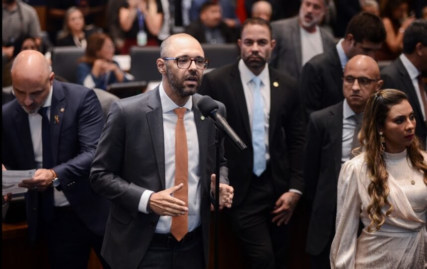 Deputados da Alerj acusam oposição de recorrer à interferência e falam em risco à democracia