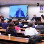 Aumento de imposto encarece exames e internações — conta chega ao paciente