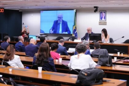 Aumento de imposto encarece exames e internações — conta chega ao paciente