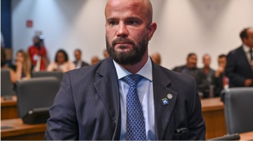 Voz implacável em defesa dos valores conservadores e contra desperdícios, Renan Jordy toma posse como titular na Alerj