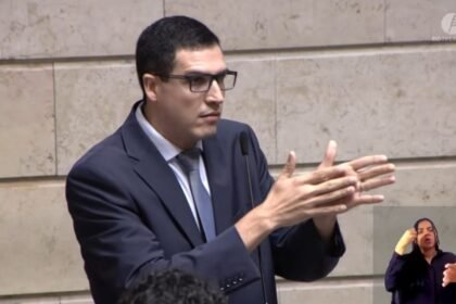 'Luiz Paulo age como marionete de um candidato', dispara líder do PL sobre decano da Alerj