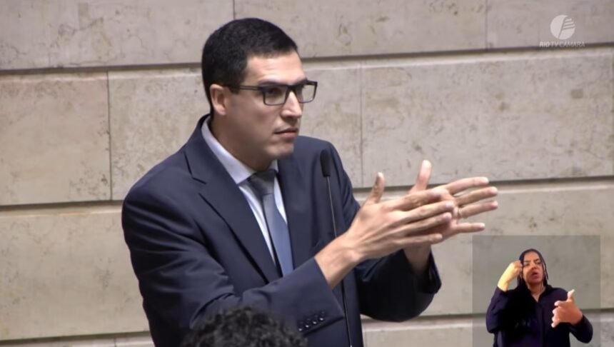 'Luiz Paulo age como marionete de um candidato', dispara líder do PL sobre decano da Alerj