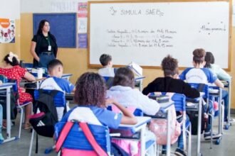 Itaperuna supera metas, dá salto na alfabetização e vira destaque no estado