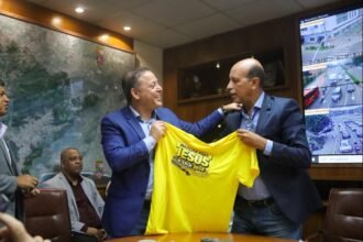 Marcha para Jesus ou palanque eleitoral? Vereador acusa Rodrigo Neves de usar fé para impulsionar candidatura de primeira-dama