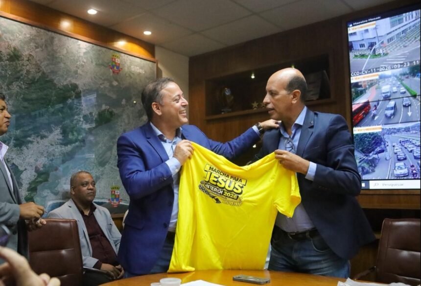 Marcha para Jesus ou palanque eleitoral? Vereador acusa Rodrigo Neves de usar fé para impulsionar candidatura de primeira-dama