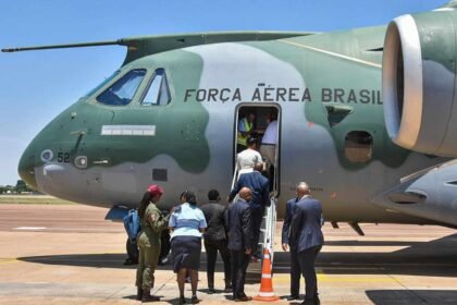 Fim da farra? Deputada tenta barrar voos de ministros em aeronaves da FAB