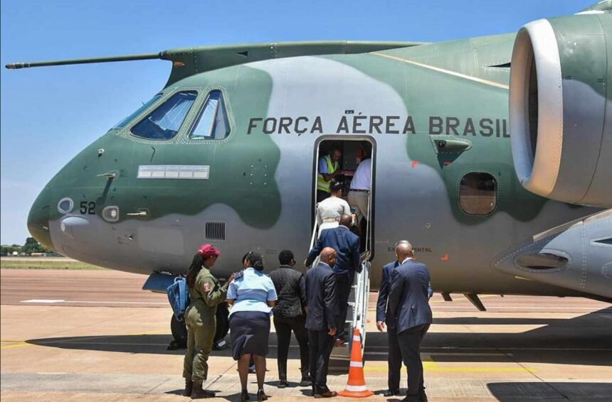 Fim da farra? Deputada tenta barrar voos de ministros em aeronaves da FAB