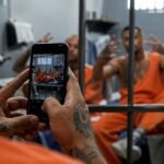 Fim dos 'presos tiktokers'? Comissão da Câmara aprova punição para fotos e vídeos em presídios