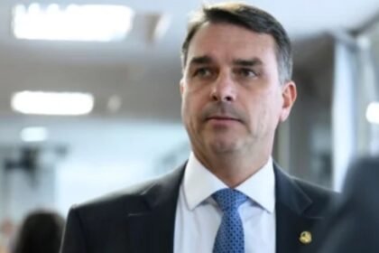 Força eleitoral de Flávio Bolsonaro trava terceira via e consolida polarização para 2026