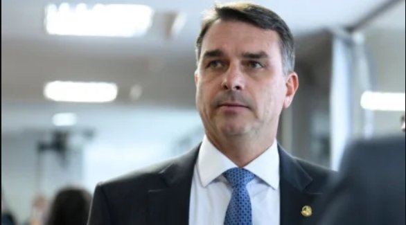 Força eleitoral de Flávio Bolsonaro trava terceira via e consolida polarização para 2026